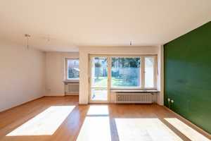 AIGNER - Familienfreundliches Reihenmittelhaus mit Gestaltungs- und Ausbaupotenzial – München – Vorschaubild 1