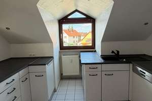 3-Zimmer DG Wohnung mit modernisierter Küche, Balkon & PV Anlage – Erlenfeld 20, 91056 Alterlangen, Erlangen – Vorschaubild 16