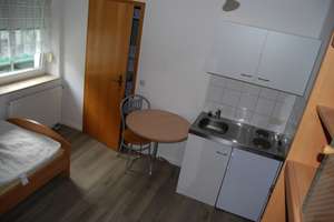 Für Studenten, schönes möbliertes 1-Zimmer Apartment !  Anfragen bitte nur per E-Mail – Katholischer Kirchenplatz 4, 91054 Altstadt, Erlangen – Vorschaubild 3