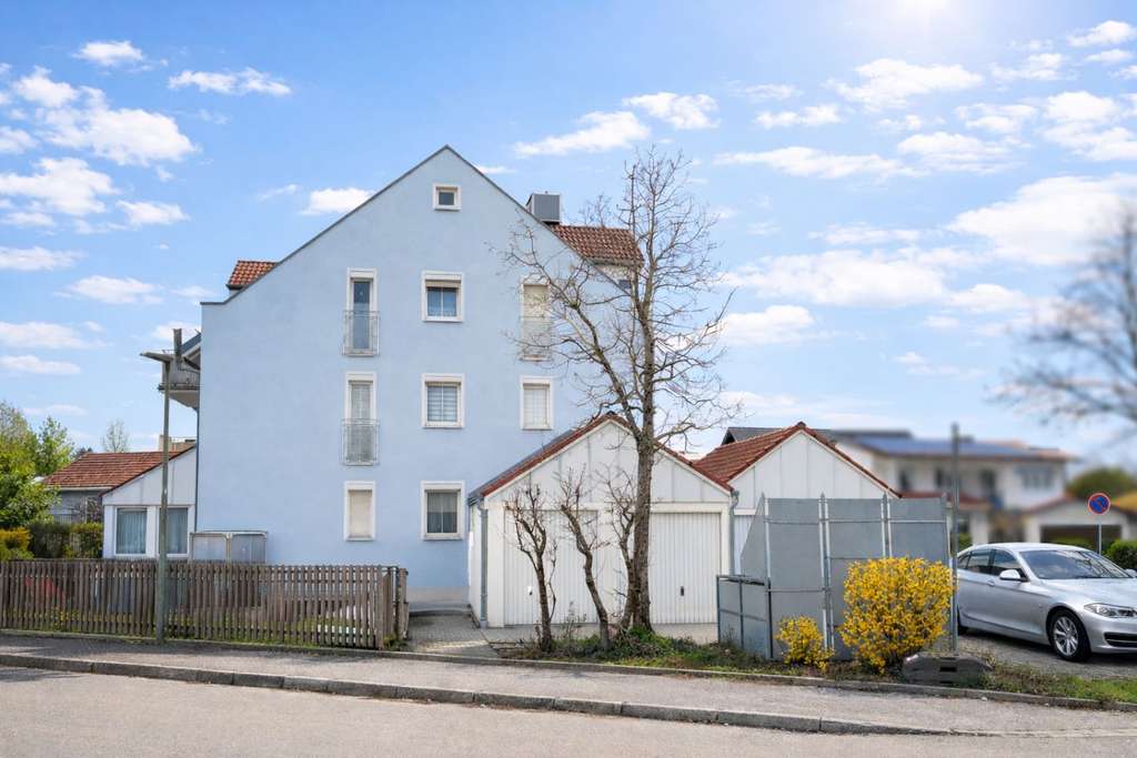 Immobilie in Ergolding - Gut aufgeteilte 2,5-Zimmer-Dachgeschosswohnung in erster Reihe zur Isar in Ergolding-Piflas - Bild 2