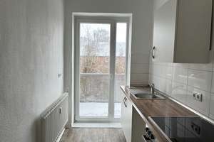 Praktische 2,5 Zimmerwohnung mit Balkon ab sofort verfügbar – Woermannstraße 8, 24149 Neumühlen-Dietrichsdorf, Kiel – Vorschaubild 1