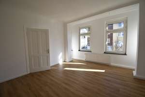 Altbaucharme! Renovierte 2-Zimmer-Wohnung mit Balkon – Steubenstraße 2, 40599 Reisholz, Düsseldorf – Vorschaubild 2