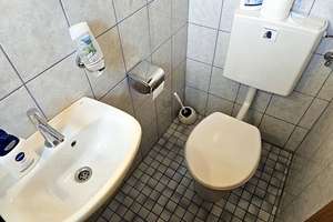 Modernes Reihenmittelhaus mit Kamin, Wintergarten und idyllischem Garten – Die vollständige Adresse der Immobilie erhältst du vom Anbieter., 87600 Kaufbeuren (Kernstadt), Kaufbeuren – Vorschaubild 9