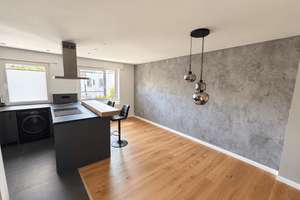 Wohnen im Lindenhof: 2,5 Zimmer Wohnung mit Teilmöblierung