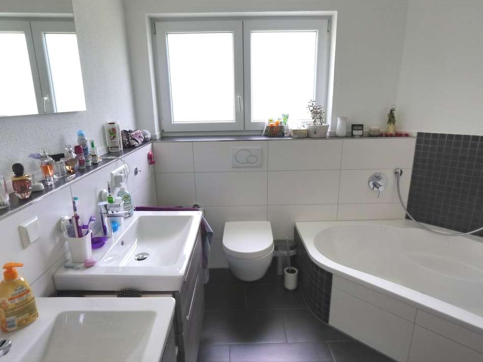 Modernes Tageslichtbad