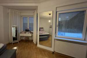 Schöne 4-Zimmer-Altbauwohnung im 2. OG mit Balkon in zentraler Lage in Stuttgart-Untertürkheim   – Die vollständige Adresse der Immobilie erhältst du vom Anbieter., 70327 Lindenschulviertel, Stuttgart – Vorschaubild 4