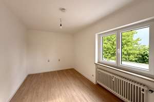 Mehrfamilienhaus mit fünf Wohneinheiten und Eigennutzungsoption in Regensburg-Oberisling – Die vollständige Adresse der Immobilie erhältst du vom Anbieter., 93053 Oberisling-Graß, Regensburg – Vorschaubild 16