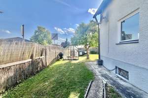 "Charmantes Einfamilienhaus auf Eckgrundstück in bester Wohnlage von Regensburg!" – Die vollständige Adresse der Immobilie erhältst du vom Anbieter., 93057 Konradsiedlung-Wutzlhofen, Regensburg – Vorschaubild 8