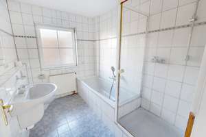 Erftstadt! Freistehendes Ein-/ Zweifamilienhaus mit Sonnengarten! 2 Garagen und Stellplatz (SN 4886) – Die vollständige Adresse der Immobilie erhältst du vom Anbieter., 50374 Erftstadt – Vorschaubild 8