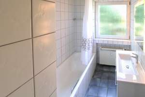 Helle 4-Zimmerwohnung mit Balkon in ruhiger Lage in Mönchengladbach-Wickrath – Die vollständige Adresse der Immobilie erhältst du vom Anbieter., 41189 Wickrath-Mitte, Mönchengladbach – Vorschaubild 7
