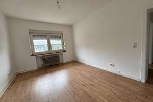 Sehr gut geschnittene, renovierte 2.5 Zimmer Wohnung mit großzügiger Wohnküche und Balkon – Emscherstraße 30, 44791 Hamme, Bochum – Vorschaubild 4