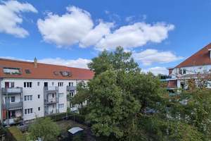 Helle 2-Zimmer mit Balkon, EBK, Laminat in Wahren