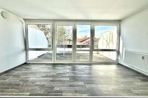 Renoviert & sofort bezugsfrei – 1,5 Zi. Apartment mit großer Dachterrasse und TG-Stellplatz – Die vollständige Adresse der Immobilie erhältst du vom Anbieter., 81243 Aubing-Süd, München – Vorschaubild 2