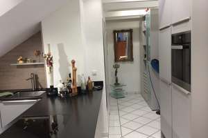 Geschmackvolle DG-Wohnung mit zwei Räumen und Einbauküche in Ingolstadt – Die vollständige Adresse der Immobilie erhältst du vom Anbieter., 85051 Süd, Ingolstadt – Vorschaubild 3