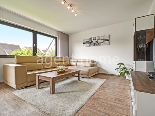 MÖBLIERT -HELL UND RUHIG - 3,5-Zimmer-Wohnung in Stuttgart-Stammheim