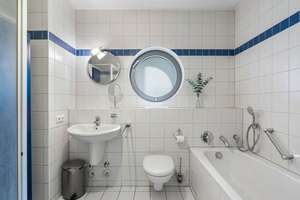 ++ Top-Innenstadtlage: Exklusive 2-Zimmer-Wohnung mit Balkon, Dachterrasse & viel Komfort ++ – 60313 Innenstadt, Frankfurt am Main – Vorschaubild 9