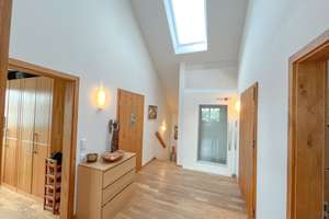 Barrierefreies Einfamilienhaus mit Aufzug, Einliegerwohnung und Panoramablick in ruhiger Höhenlage v – Die vollständige Adresse der Immobilie erhältst du vom Anbieter., 56357 Holzhausen an der Haide – Vorschaubild 11
