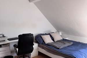 Zentral aber Ruhig: 2-Zimmer Dachgeschosswohnung mit Einbauküche am Wasserturm – Marktfeldstraße 94, 41063 Am Wasserturm, Mönchengladbach – Vorschaubild 3