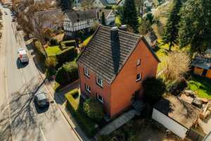 Charmantes Ein-, Zweifamilienhaus mit großem Grundstück und Potenzial zur weiteren Bebauung – Rhein-Sieg-Kreis – Vorschaubild 1