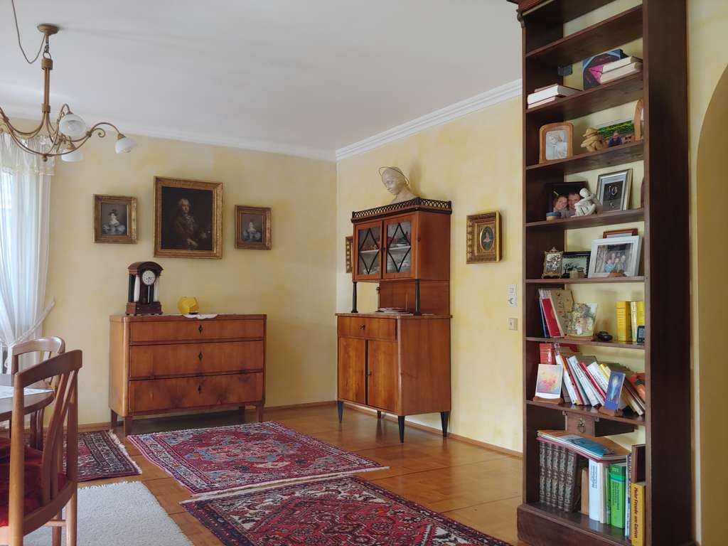 Immobilie in Chiemsee - Freundliche, großzügige DHH in Prien am Chiemsee - Bild 2