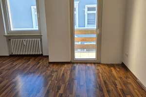 *AB SOFORT VERFÜGBAR* Frisch renovierte 3-Zimmer Wohnung mit Balkon – Königstraße 28, 47798 Stadtmitte, Krefeld – Vorschaubild 1