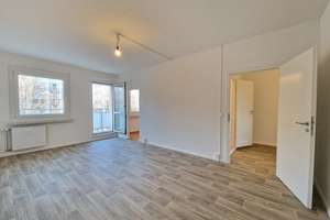 Noch ein paar Handgriffe und dann ist sie bereit! Ihre neue 3-Zimmer-Wohnung wartet! – 1169 Gorbitz-Ost, Dresden – Vorschaubild 2