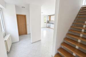 Großzügige Maisonette-Wohnung mit Erkern, Balkon und traumhaftem Ausblick  in Bonn-Ippendorf – Ippendorfer Allee 25, 53127 Ippendorf, Bonn – Vorschaubild 2