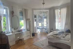 Traumhafte Altbauwohnung mit Balkon, Erker & moderner Einbauküche in Wiesbaden-Biebrich