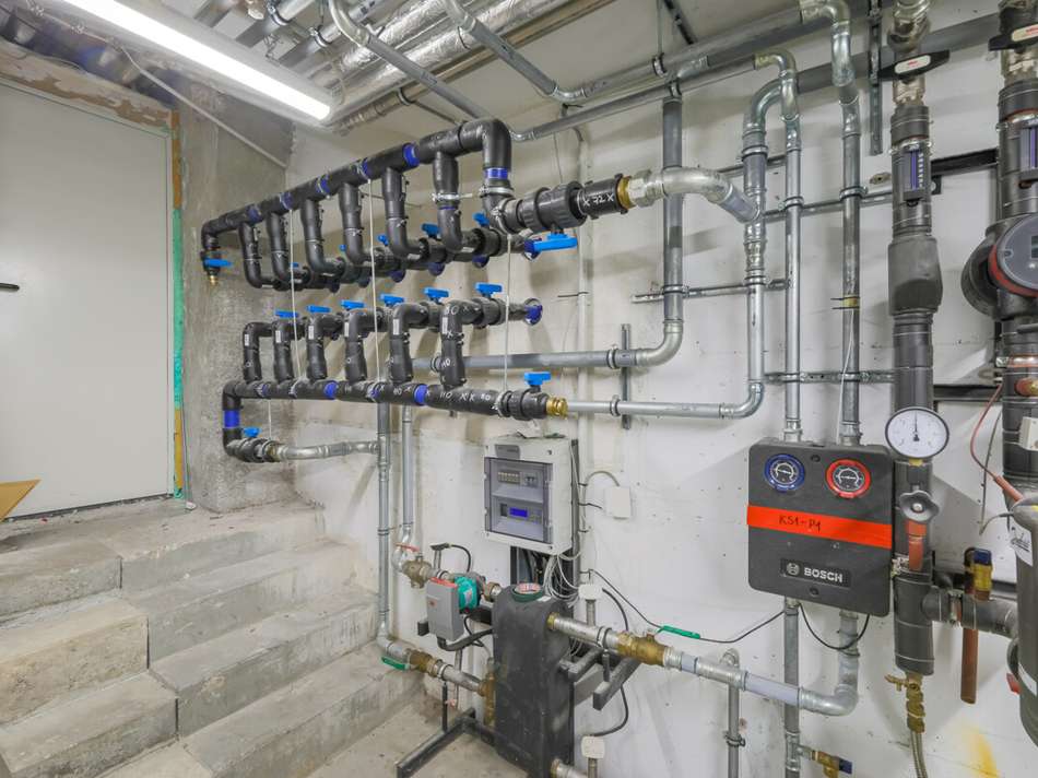 Technikraum mit Erdwärmeleitun