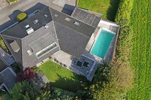 Stilvolles Landhausanwesen in unverbaubarer Bestlage mit Weitblick
 in 42659 Solingen – Die vollständige Adresse der Immobilie erhältst du vom Anbieter., 42659 Burg/Höhscheid, Solingen – Vorschaubild 2