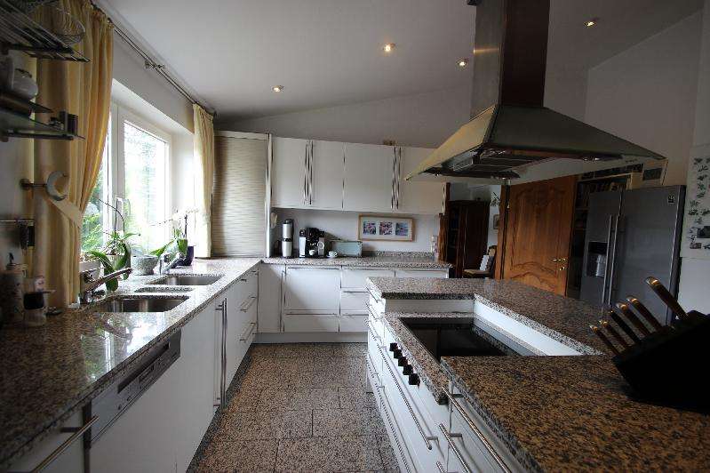 Immobilie in Rheinbreitbach - Einfamilienhaus mit Top-Ausstattung 2 Bäder ruhiger Lage Garten Garage Carport schöne Au - Bild 15