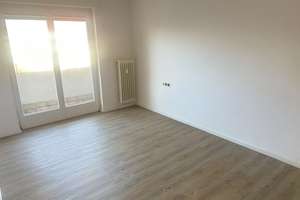 #Helle 2-Zimmer-Wohnung mit 2 Balkonen in St. Johann zu vermieten – Egon Reinert Strasse 27, 66111 St. Johann, Saarbrücken – Vorschaubild 2