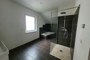 Modernes Einfamilienhaus mit Pool & Fernblick – Verkauf gegen Gebot ab 450.000 € – Die vollständige Adresse der Immobilie erhältst du vom Anbieter., 63667 Nidda – Vorschaubild 4