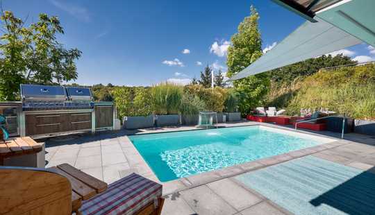 Bild von Traumhaus // Top-Ausstattung // beheizter Außen-Pool // Klima // Aufzug