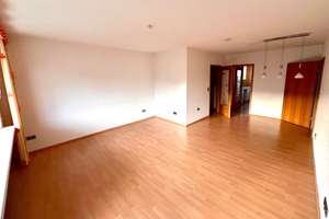 Blick zur Beke 3-Zimmer-Wohnung mit großem Balkon in Hildesheim – Winkelstraße 1a, 31137 Himmelsthür, Hildesheim – Vorschaubild 4