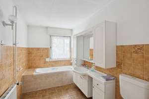 Freies, unterkellertes Einfamilienhaus mit Tiefgarage in ruhiger Seitenstraße, Berlin-Mahlsdorf-Süd – Die vollständige Adresse der Immobilie erhältst du vom Anbieter., 12623 Mahlsdorf, Berlin – Vorschaubild 6