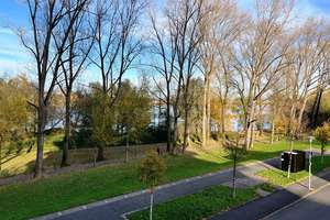 Altersruhesitz oder Familienglück? Beides ist möglich! Rheinblick, TG-Stellplatz und großer Balkon!