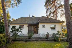 Zur Kapitalanlage - Verkauf mit Nießbrauch: Einfamilienhaus in Traumlage, Ruhe, Natur, Seen und Wald