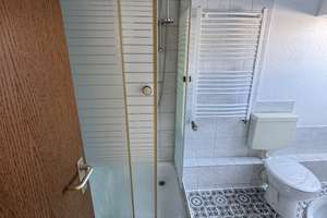 Dachgeschosswohnung mit Einbauküche – Die vollständige Adresse der Immobilie erhältst du vom Anbieter., 42107 Elberfeld, Wuppertal – Vorschaubild 2