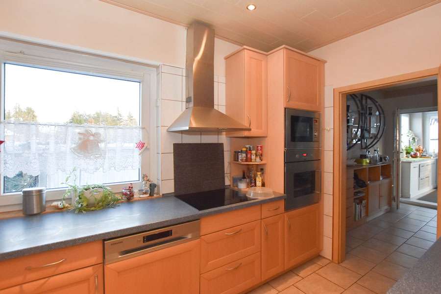 Immobilie in Weyhausen - Großes Einfamilienhaus mit Anbau, Wintergärten und Keller nahe Wolfsburg! - Bild 16