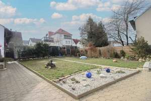 Familienglück mit Garten, Doppelgarage & ausgebautem Dachgeschoss – sofort bezugsfrei! – Die vollständige Adresse der Immobilie erhältst du vom Anbieter., 97215 Uffenheim – Vorschaubild 1