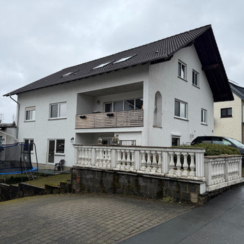 Sehr schöne 3-Zimmerwohnung ca. 104 m² Dachgeschoss in Merenberg-Allendorf