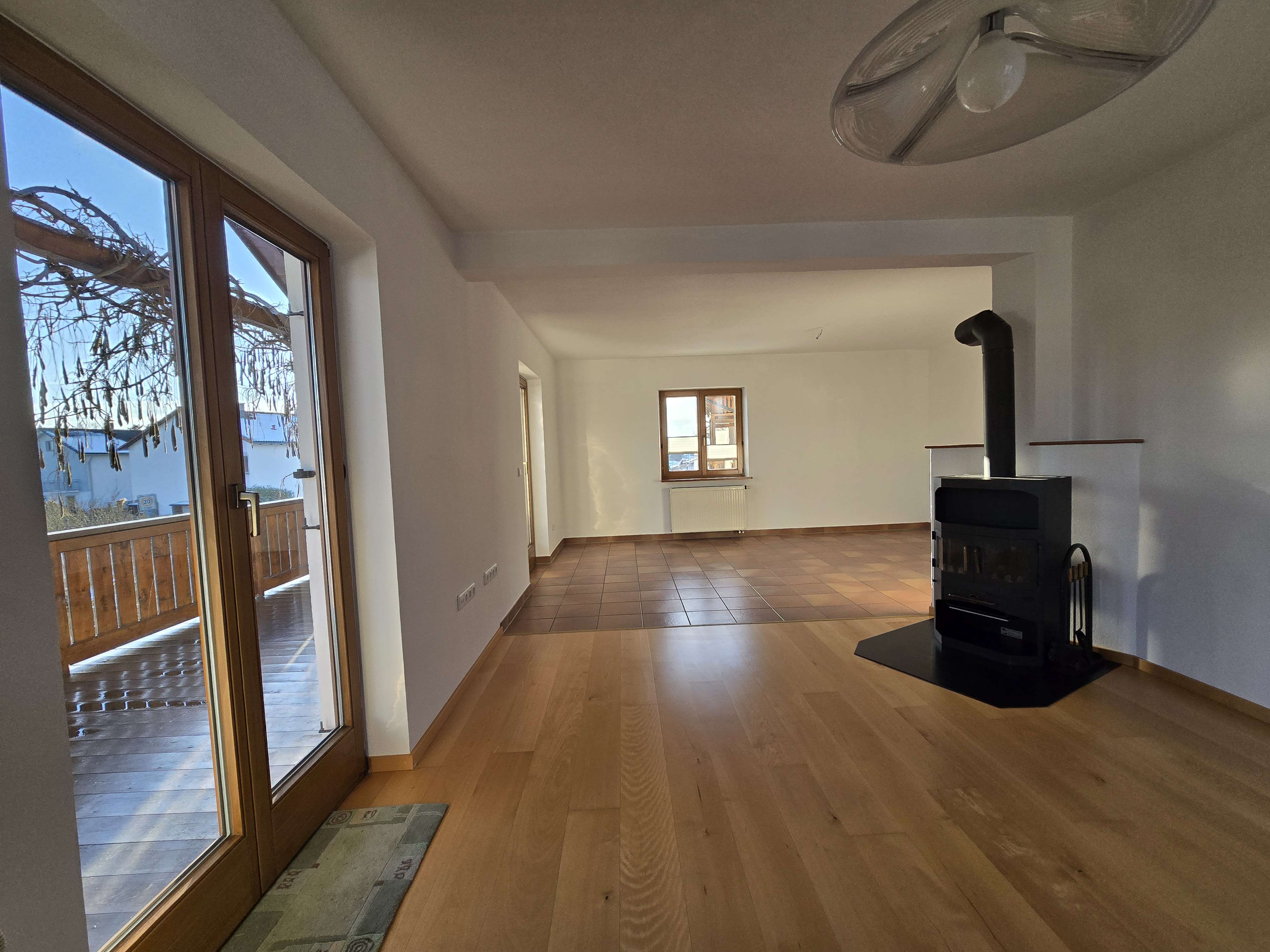 Immobilie in Winhöring - umfassend modernisiertes Haus mit 2 Einheiten auf 225m² mit 1.150m² Grund in ruhiger Hangkantenlage - Bild 7