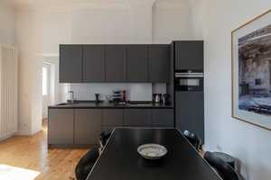 Sonnige 2-Zimmer-Altbauwohnung mit Terrasse im idyllischen Mitte-Kiez – Berlin – Vorschaubild 3
