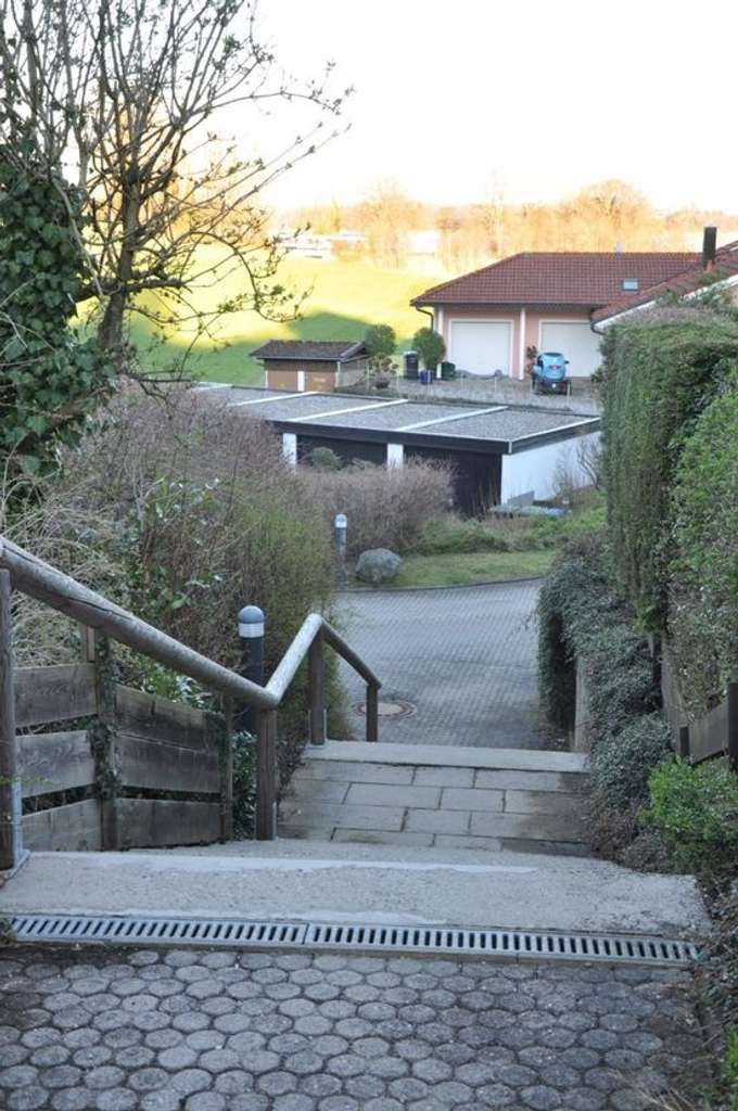 Immobilie in Rimsting - Charmantes Reihenmittelhaus mit 6 Zimmern in Rimsting am Chiemsee - Bild 1