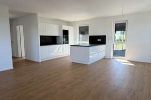 Hochmoderne 5 Zimmer  Wohnung mit EBK und Loggia 
