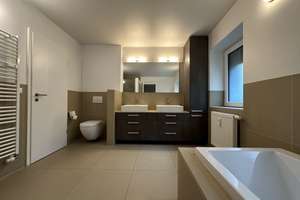 Platz, Platz, und noch mehr Platz - Offene und helle 3 Zimmer Wohnung mit Balkon