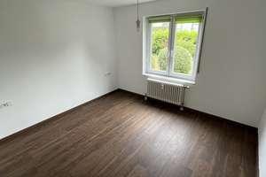 Gepflegte 2-Zimmer-Wohnung mit Balkon, TG-Stellplatz und Blick ins Grüne – Die vollständige Adresse der Immobilie erhältst du vom Anbieter., 70374 Muckensturm, Stuttgart – Vorschaubild 2