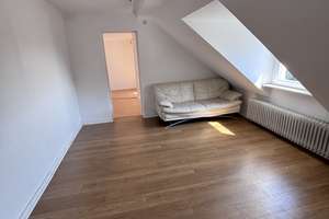 3-Zimmer-Dachgeschosswohnung mit großem Abstellraum – 70 m² – Remscheid