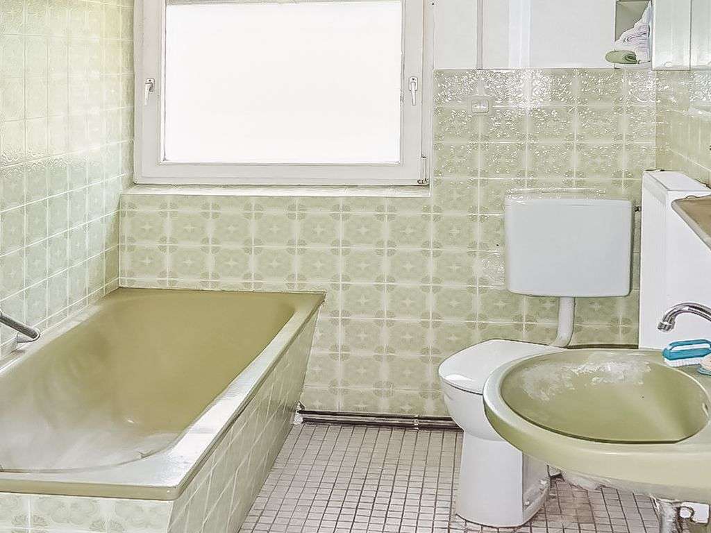 Immobilie in Meldorf - TOP-Lage: Renovierungsbedürftiges Einfamilienhaus mit Garage auf großem Grundstück in Meldorf - Bild 9